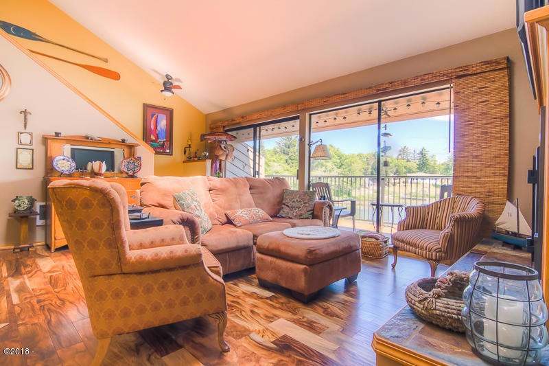 Pierpoint 18 Condos Devils Lake