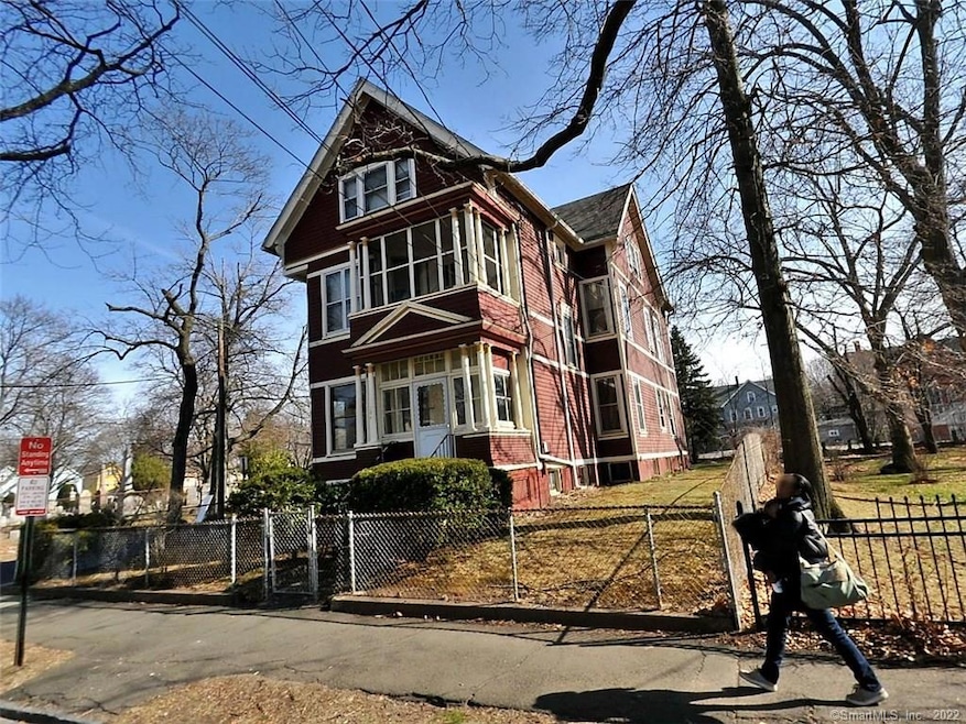 136 Pine St, New Haven, CT 06513 - photo 1