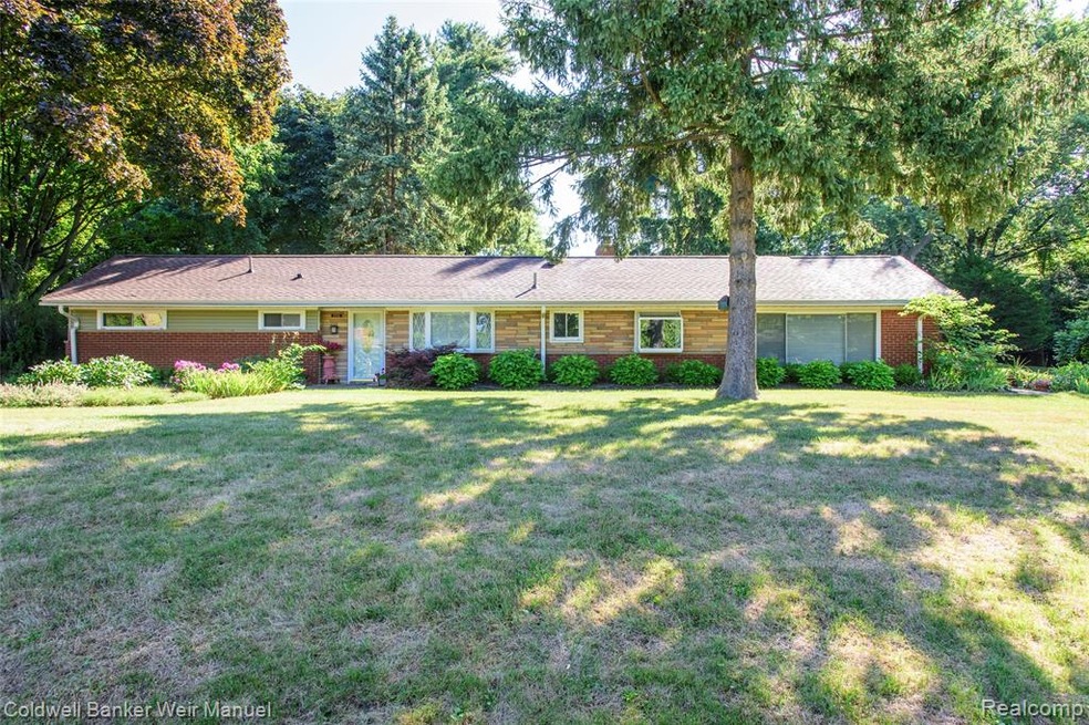 2951 Acorn Rd, Bloomfield Hills, MI 48302 - photo 1