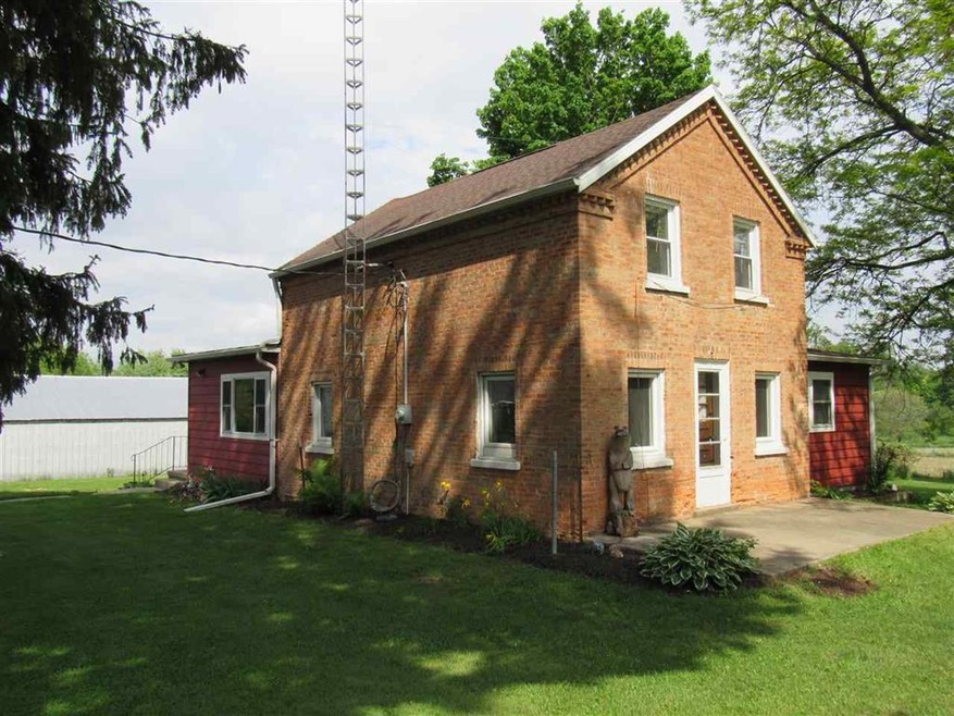 W6468 Patterson Rd, Monroe, WI 53566 - photo 1