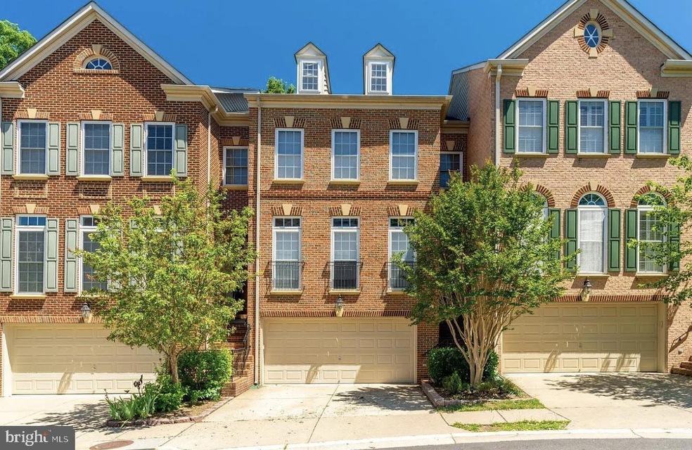 7116 Point Replete Cir, Fort Belvoir, VA 22060 - photo 1