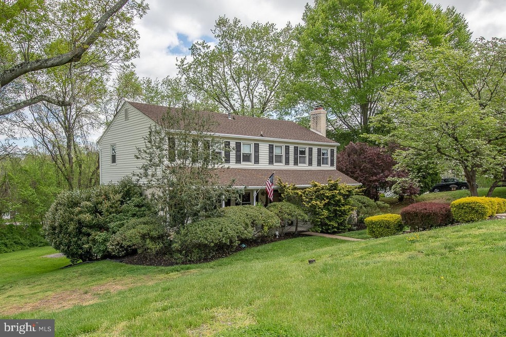 289 Meadowbrook Ln, Broomall, PA 19008 - photo 1