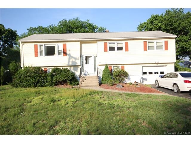 466 Chestnut Hill Ave, Waterbury, CT 06704 - photo 1