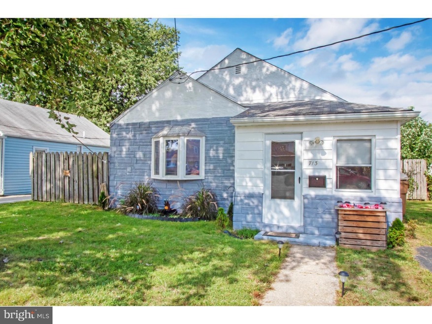 713 W 13th St, New Castle, DE 19720 - photo 1