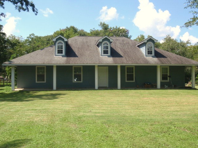 401 Walnut St, Brazoria, TX 77422 - photo 1