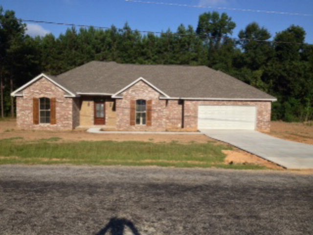 1046 Deer Ridge Rd, McComb, MS 39648 - photo 1