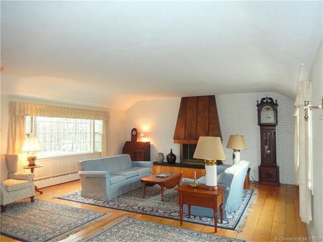 77 Concord Rd, Manchester, CT 06042 - photo 1