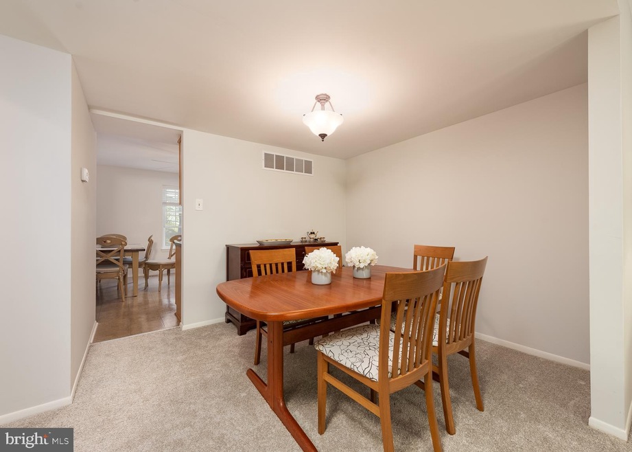 10506 E Wind Way, Columbia, MD 21044 - photo 1