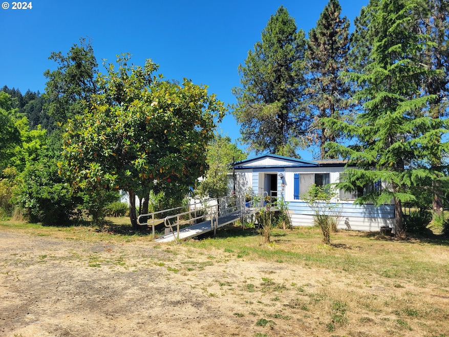 479 Heather Ln, Roseburg, OR 97471 - photo 1