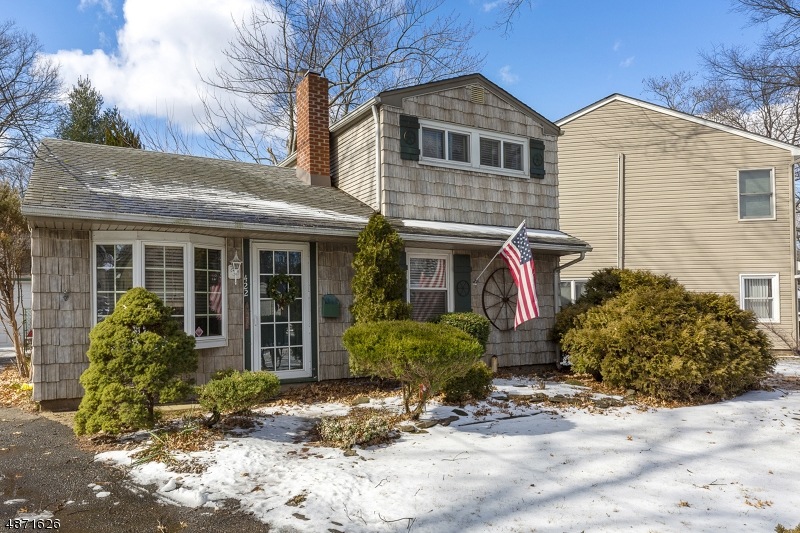 422 Koenig Place, Rahway, NJ 07065 - photo 1