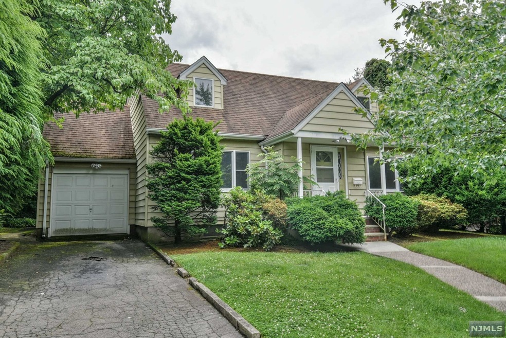 13-06 Ivy Ln unit 1X, Fair Lawn, NJ 07410 - photo 1