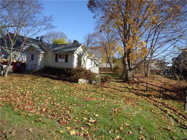 Cute Darien Cottage