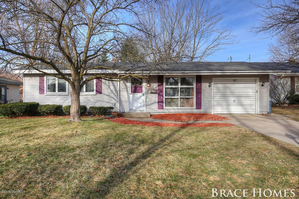 1631 Herrick Ave NE, Grand Rapids, MI 49505 - photo 1