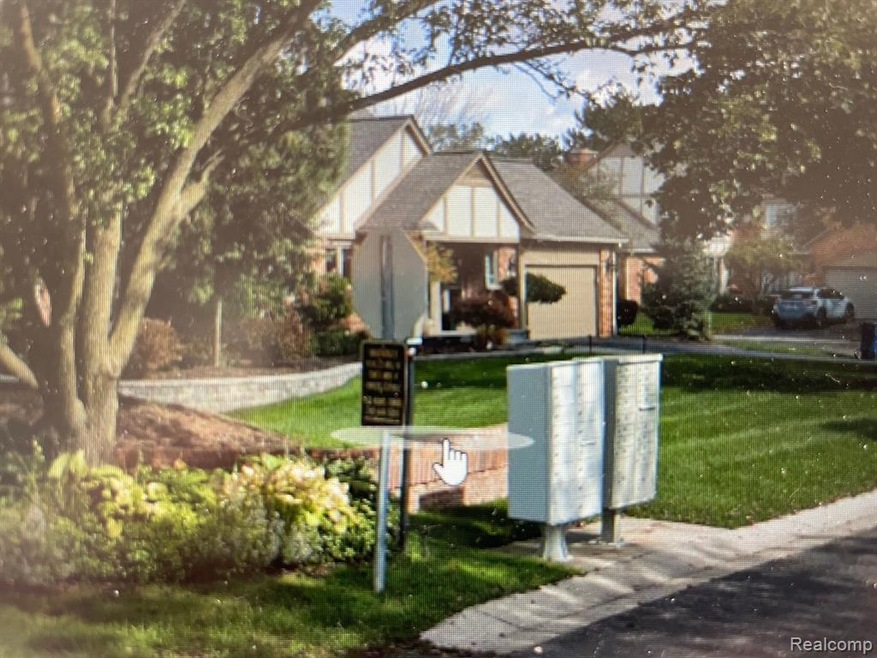 4103 Willoway Place Dr unit 11, Bloomfield Hills, MI 48302 - photo 1