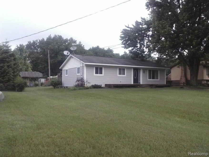 6980 Mather St, Waterford, MI 48327 - photo 1