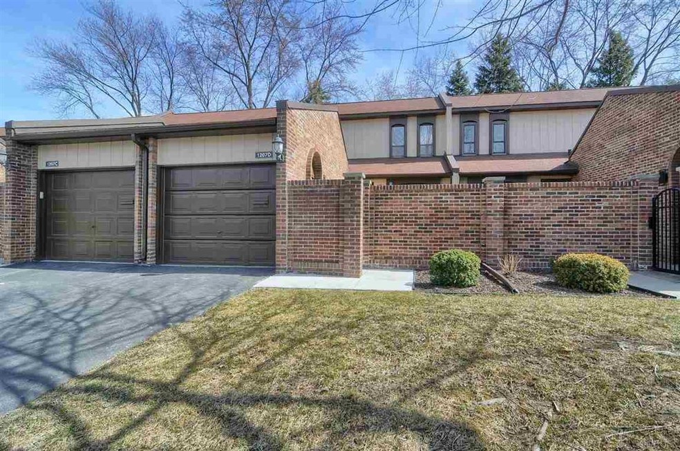 1207 Kirts Blvd unit D, Troy, MI 48084 - photo 1