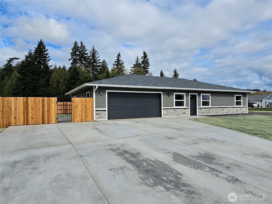 302 W Martin St, Elma, WA 98541 - photo 1