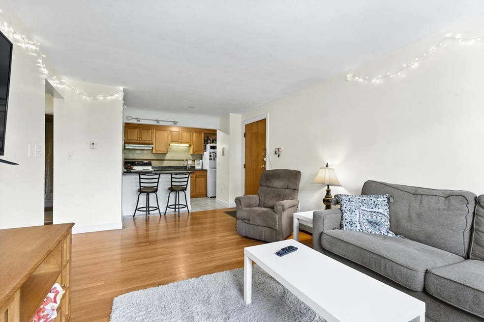 10 Commonwealth Ct unit 8, Brighton, MA 02135 - photo 1