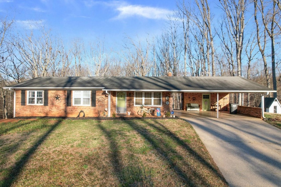 105 Ridgewood Ln, Statesville, NC 28677 - photo 1