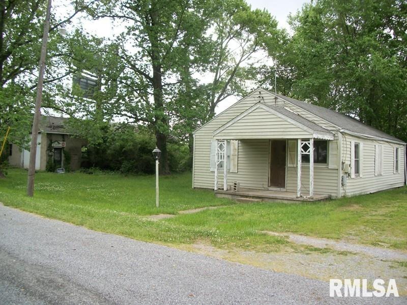 1805 Chestnut St, Harrisburg, IL 62946 - photo 1