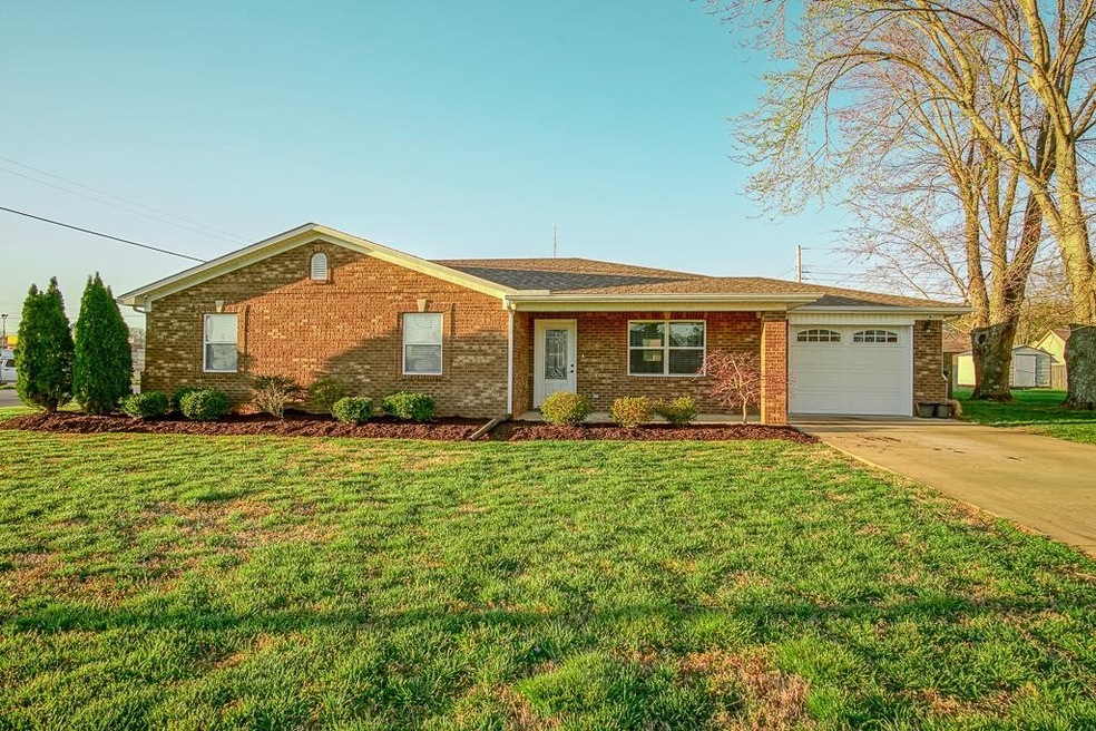 Welcome to 400 8th st, Lawrenceburg, TN