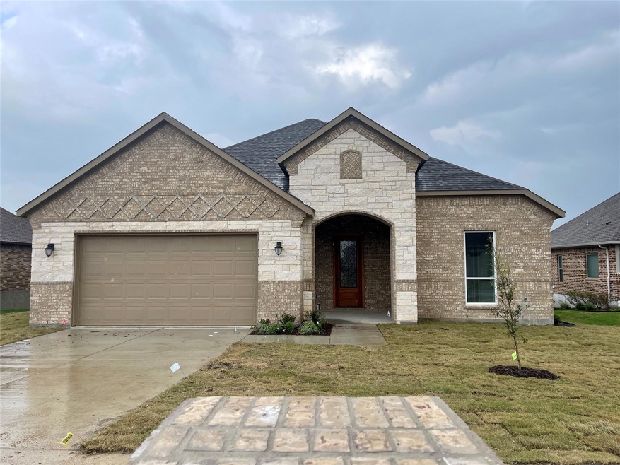1207 Carnoustie Dr, Ennis, TX 75119 - photo 1