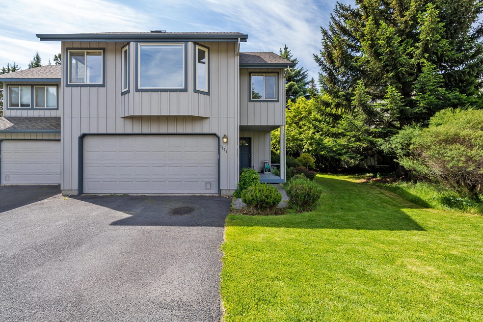 1193 NE Ross Rd, Bend, OR 97701 - photo 1