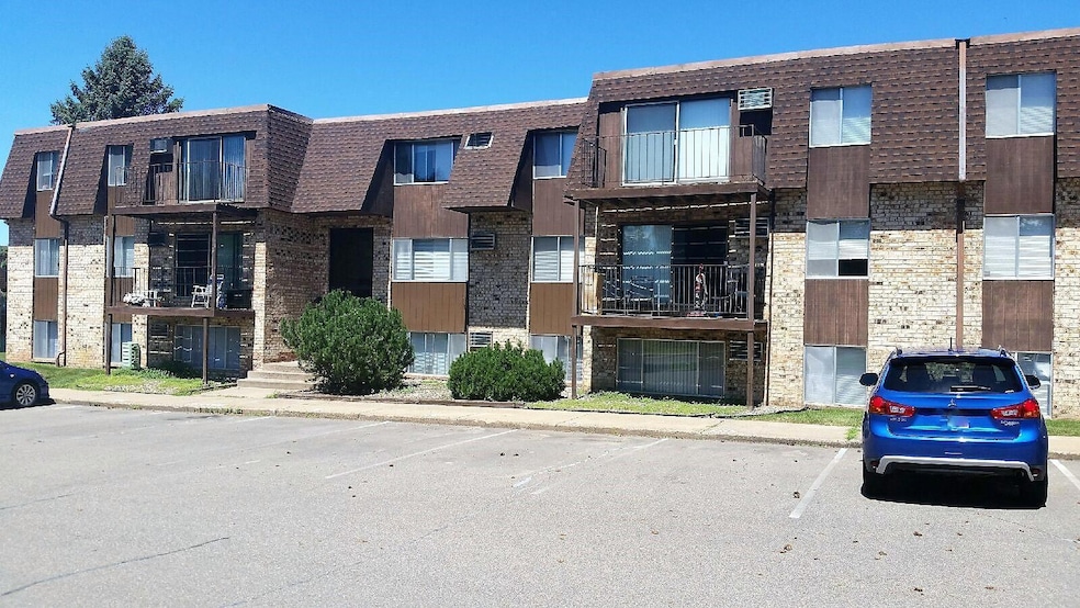 417 S Wasson Ln unit G2, River Falls, WI 54022 - photo 1