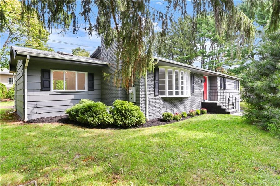 7 Rutlee Dr, Trumbull, CT 06611 - photo 1