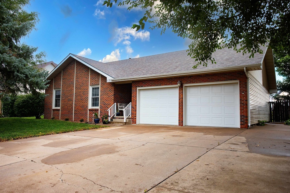 For Sale $290,000 • Co-Listing Agent