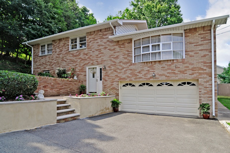 121 Hillcrest Ave, Woodland Park, NJ 07424 - photo 1