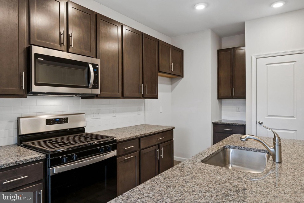 204 Honey Ln, Norristown, PA 19401 - photo 1