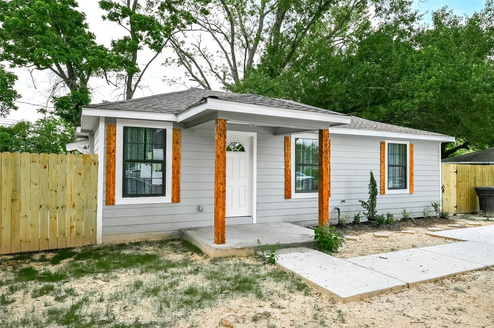 951 Saint Clair St, Houston, TX 77088 - photo 1