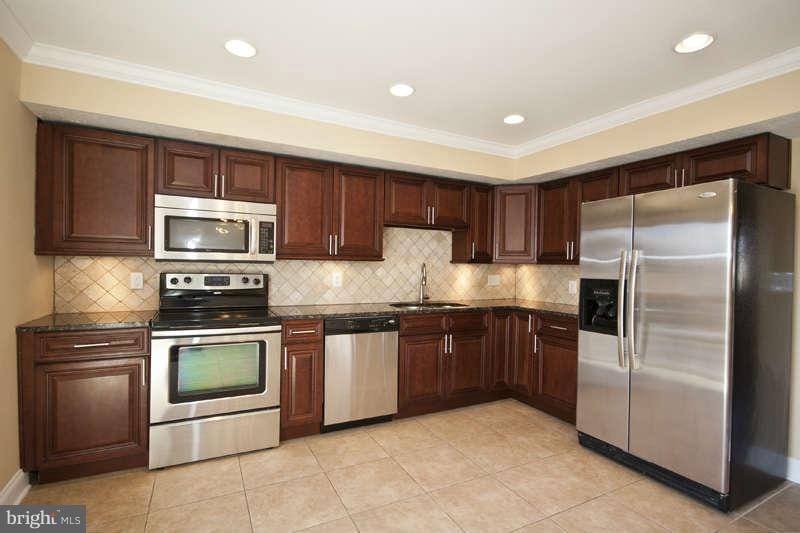 1341 Harford Square Dr, Edgewood, MD 21040 - photo 1