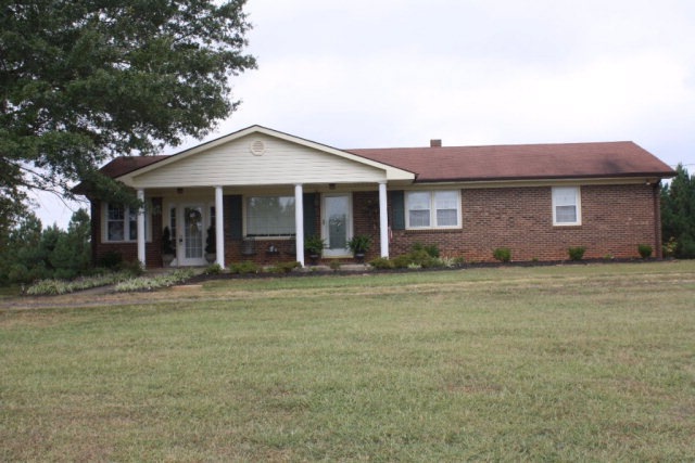 574 Pine View Ln, Axton, VA 24054 - photo 1