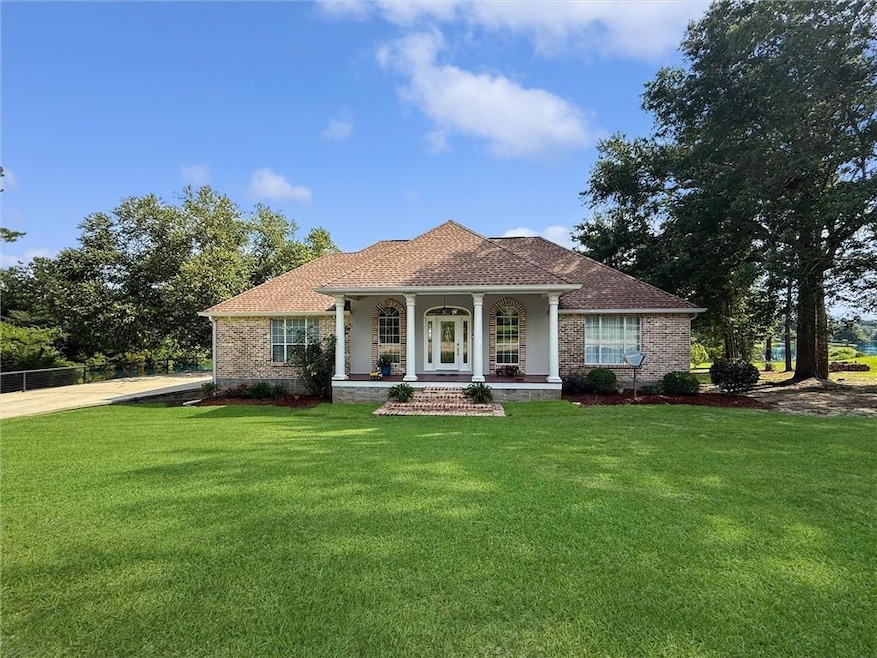 19504 Pinewood Rd, Bogalusa, LA 70427 - photo 1