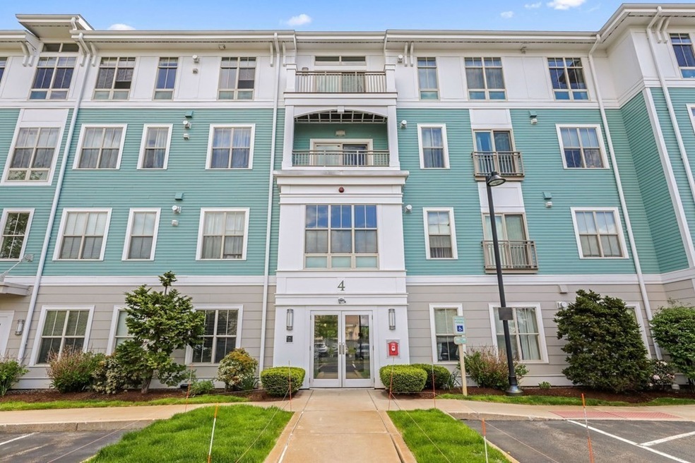 4 Repton Cir unit 4313, Watertown, MA 02472 - photo 1