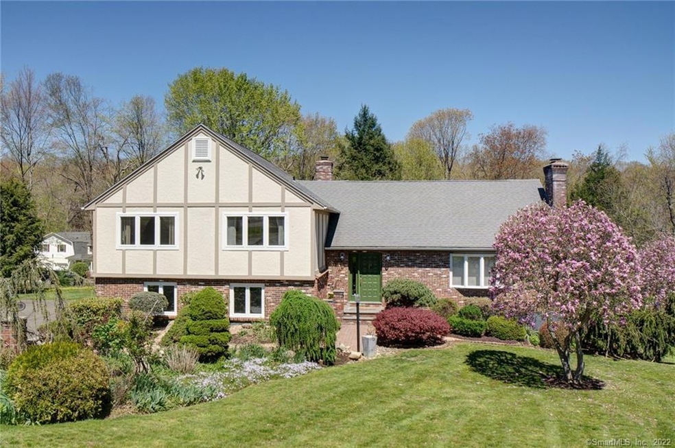 16 Molleur View Dr, Beacon Falls, CT 06403 - photo 1