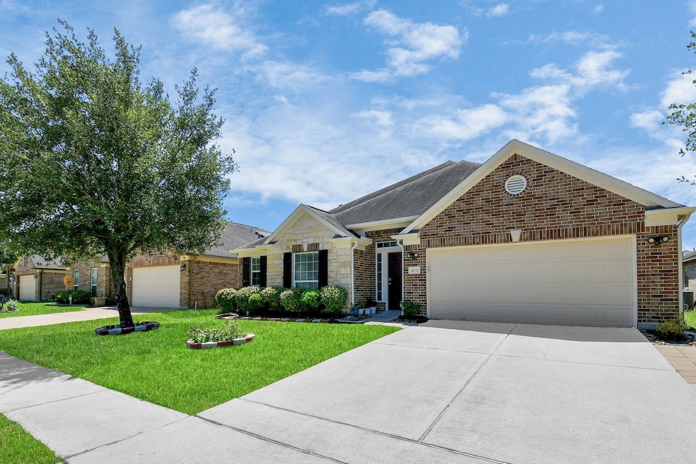 8031 Oahu Ct, Houston, TX 77040 - photo 1