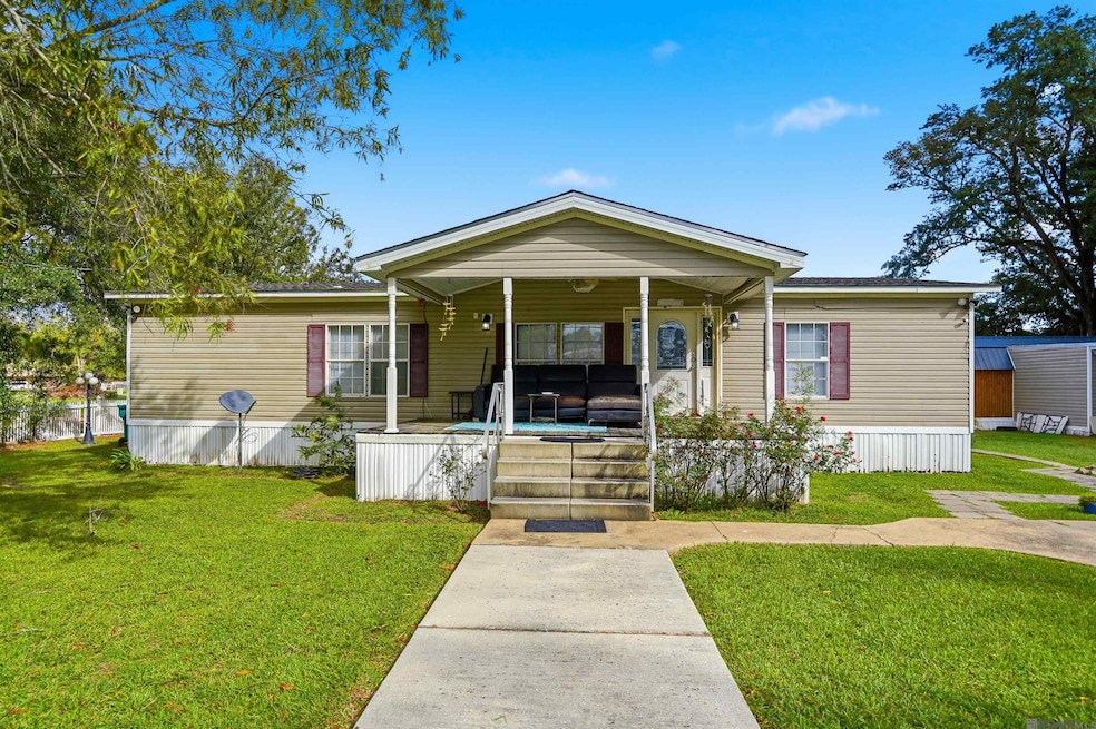 29928 Cypress St, Livingston, LA 70754 - photo 1