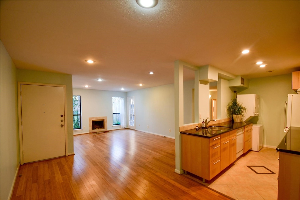 1601 S Shepherd Dr unit 141, Houston, TX 77019 - photo 1