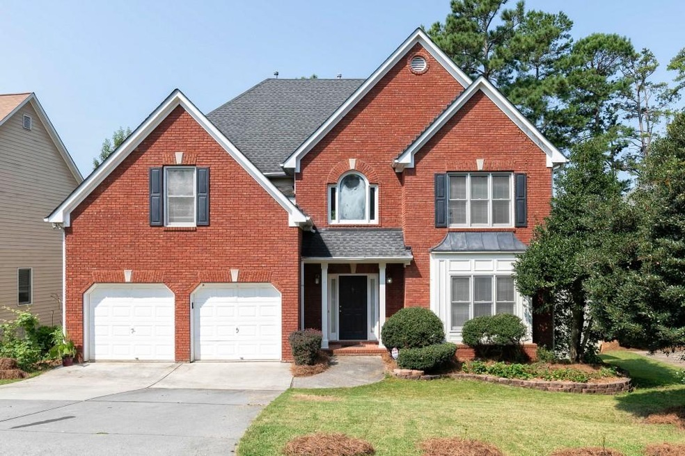 Pretty traditional 5 bedroom 3 bath Basement lake 
