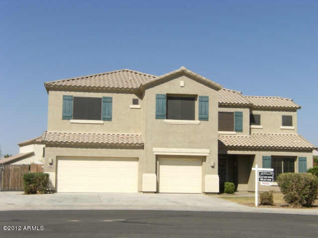 1827 E. Browning Place