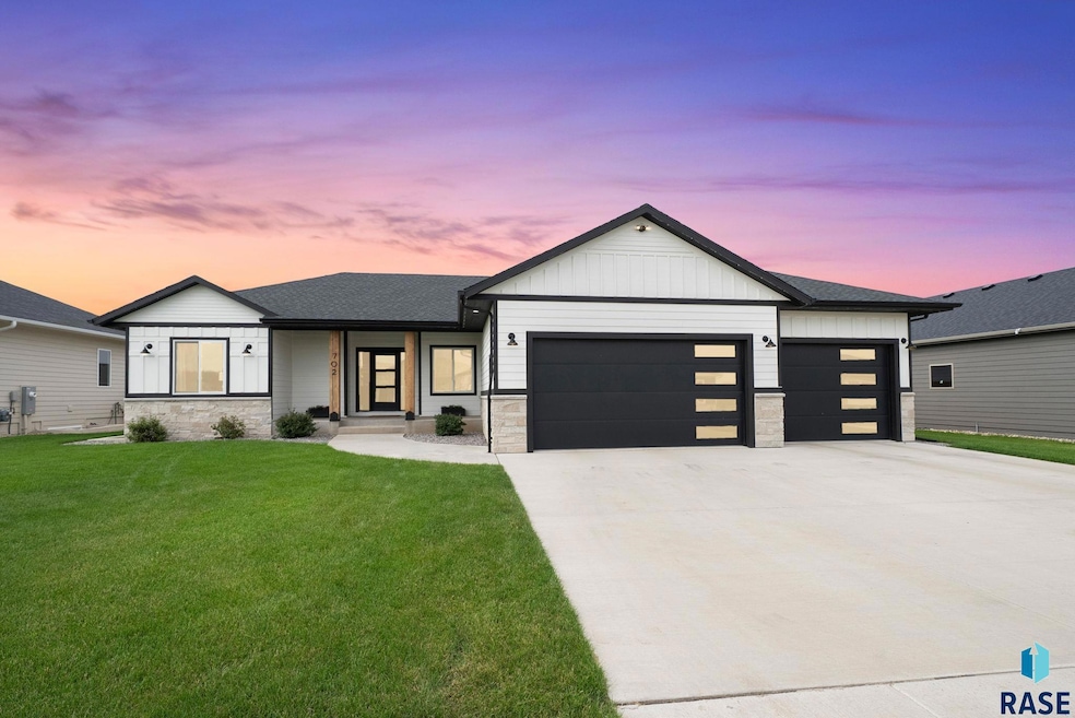 For Sale $629,900 • Co-Listing Agent