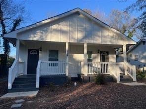 View of front of house featuring a porch