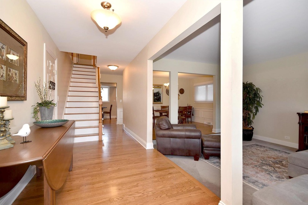 929 S Kent Ave, Elmhurst, IL 60126 - photo 1