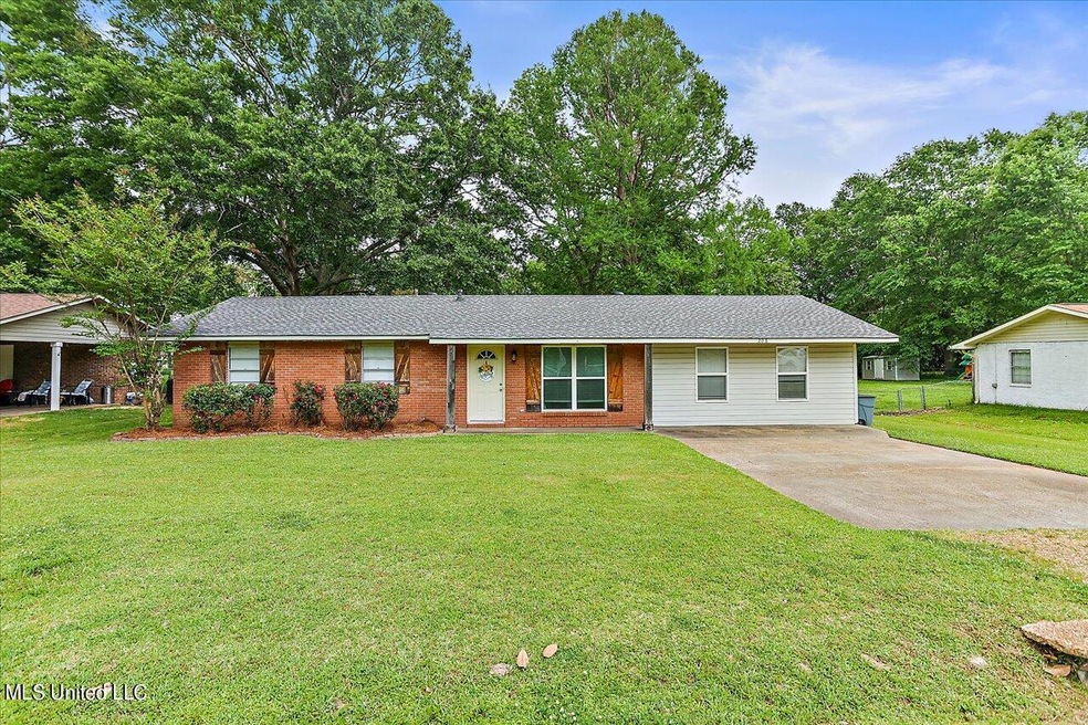 02-208 NW 4th St
