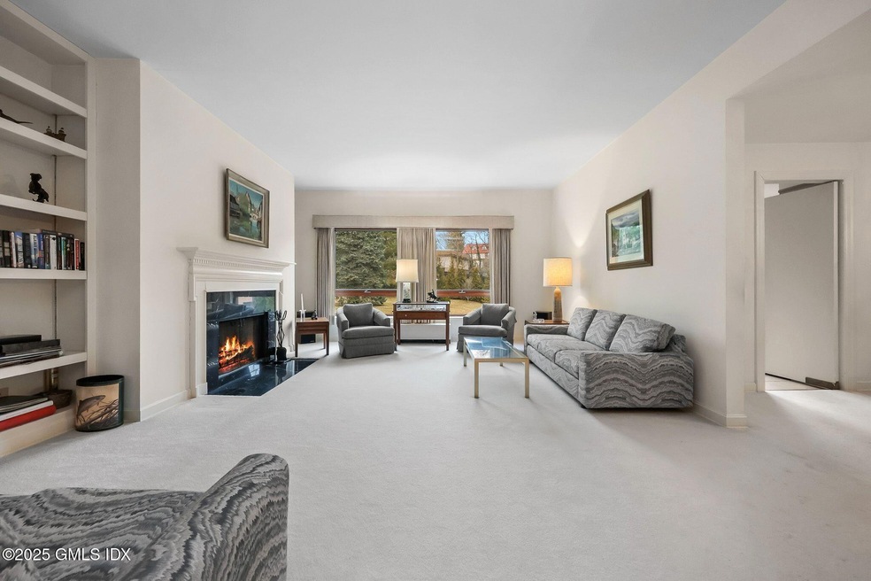 Spacious One Floor Unit