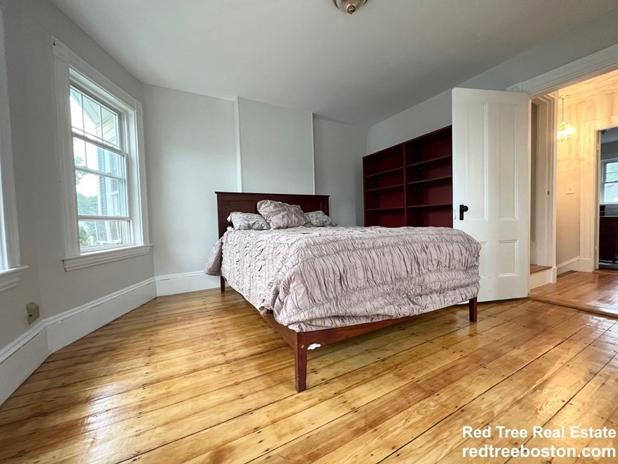 24 Middle St unit 2, Newton, MA 02458 - photo 1