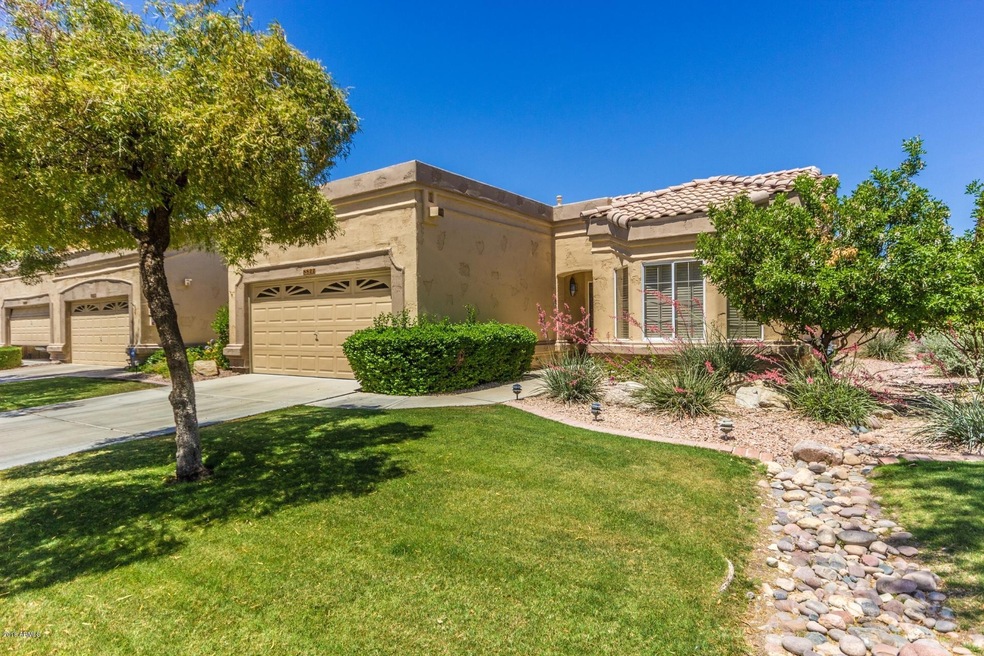 8822 W Rimrock Dr, Peoria, AZ 85382 - photo 1